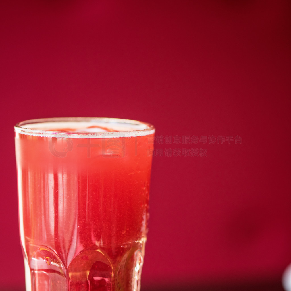 果香溢動 覆盆子非酒精飲料的天然魅力